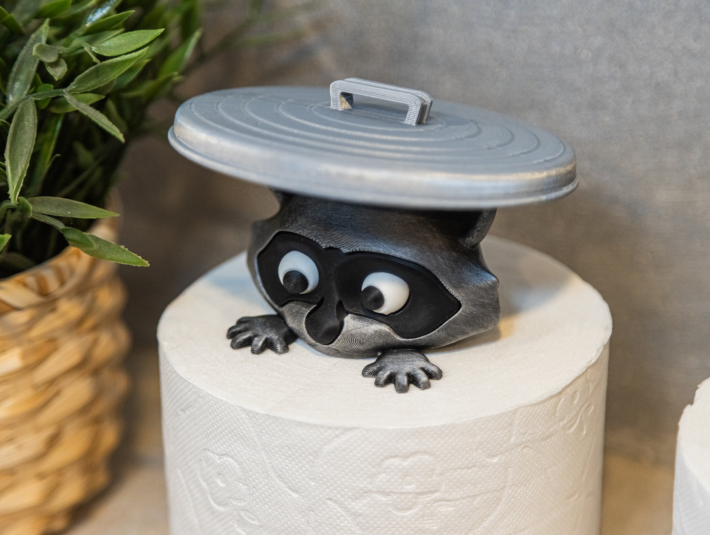 Lustiger Waschbär Toilettenpapierhalter | 3D-gedruckte Badezimmer-Deko | Klorollenaufsatz | Süßes Tier-Badezimmer-Accessoire | Geschenk